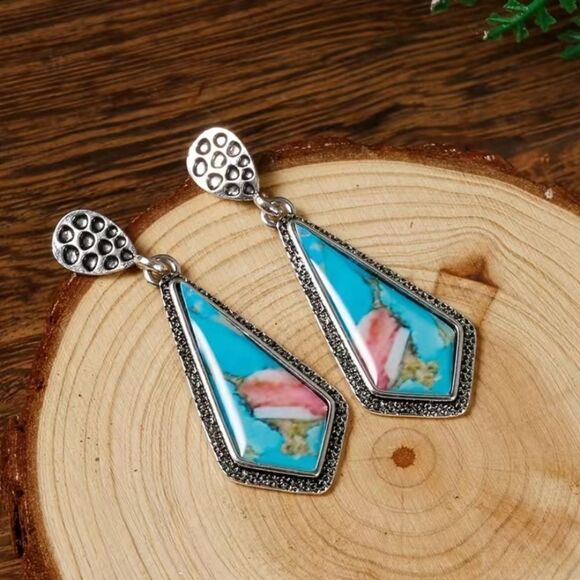✨🆕✨ Boho Ethnic Square Green Stone Silver Plated Dangle Earrings✨ - Picture 3 of 10